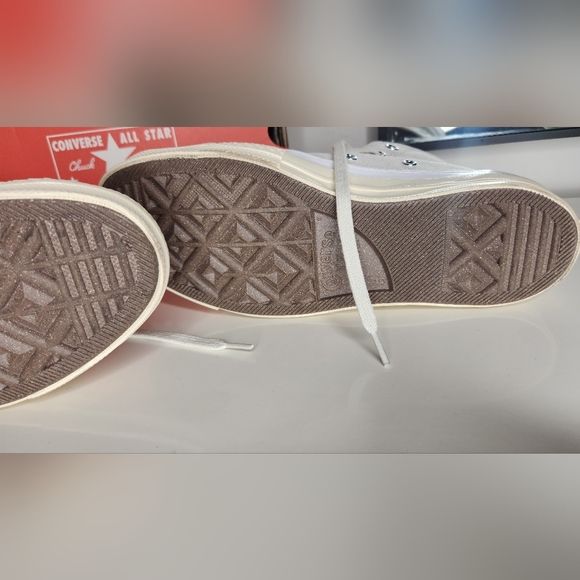 Women's size 8 Converse Chuck Taylor - Picture 8 of 9